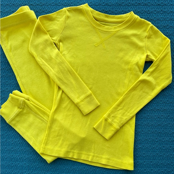 Primary Organic Long-Sleeve PJ Top & Pant in Sunshine, Size 4-5, EUC - Picture 1 of 12